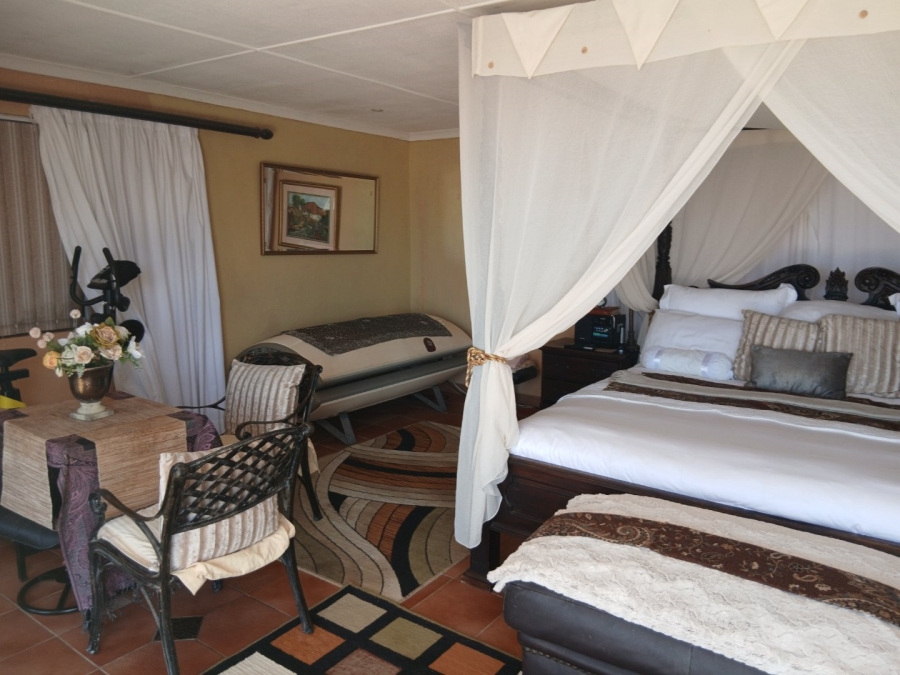 5 Bedroom Property for Sale in Wavecrest Eastern Cape